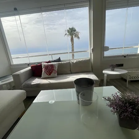 Moderno Piso Mirando Al Mar トレモリノス