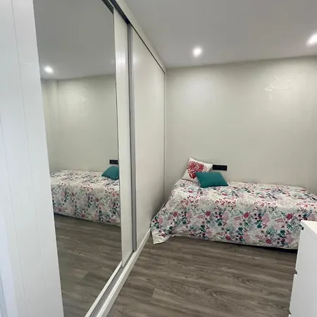 Moderno Piso Mirando Al Mar トレモリノス