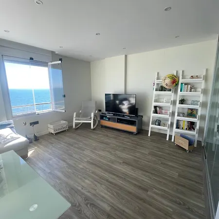 Moderno Piso Mirando Al Mar アパート トレモリノス