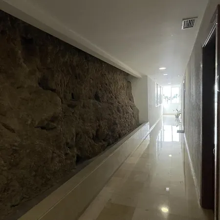 Moderno Piso Mirando Al Mar Торремолинос