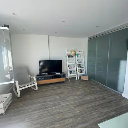 Moderno Piso Mirando Al Mar Апартаменты *