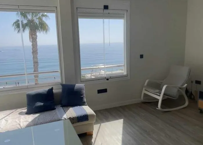 Moderno Piso Mirando Al Mar