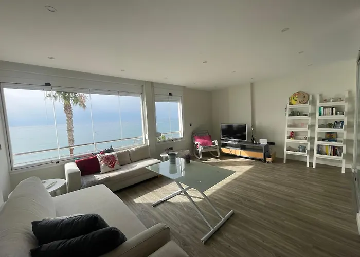 Moderno Piso Mirando Al Mar Torremolinos