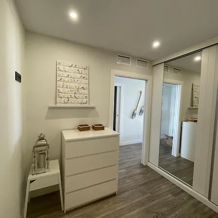 Moderno Piso Mirando Al Mar