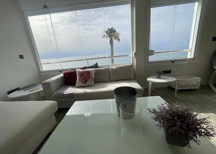 Moderno Piso Mirando Al Mar Torremolinos