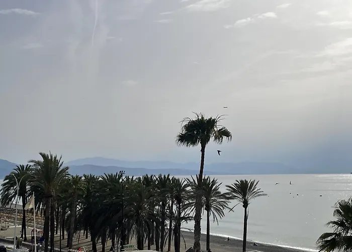 Moderno Piso Mirando Al Mar 아파트 토레몰리노스