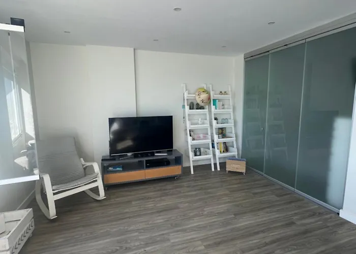 Moderno Piso Mirando Al Mar 아파트 *